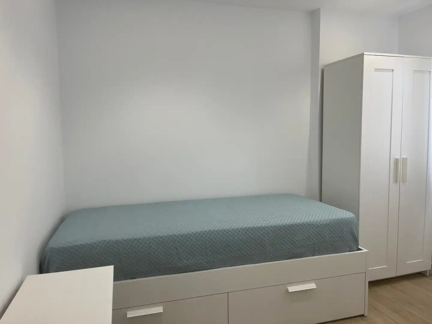 Habitación de Piso de alquiler en Vélez-Málaga con Aire acondicionado