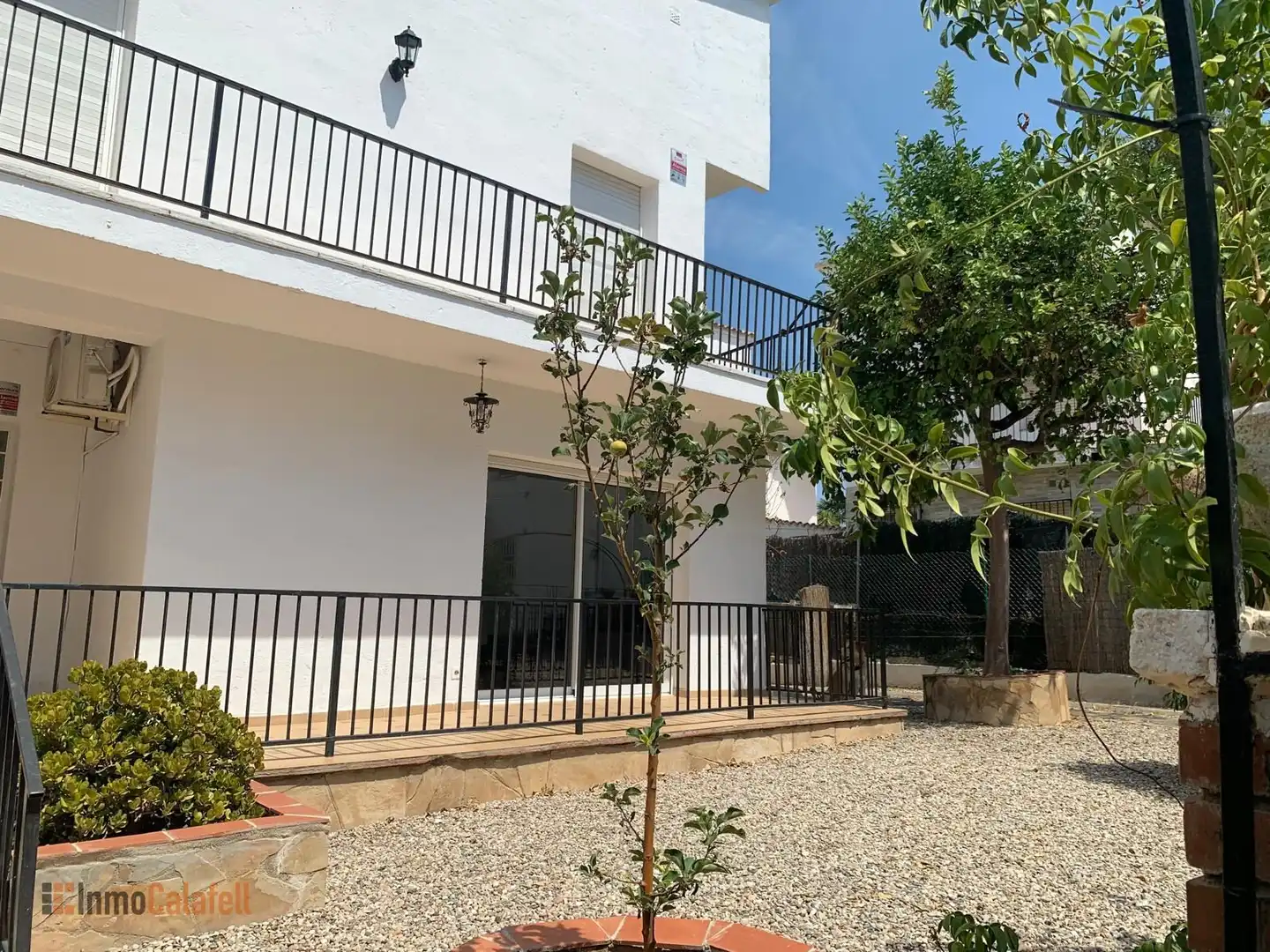 Maison jumelée avec jardin à vendre à Xile
