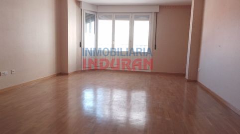 Foto 4 de Dúplex en venda a Calle Alfoli, Navalmoral de la Mata, Cáceres