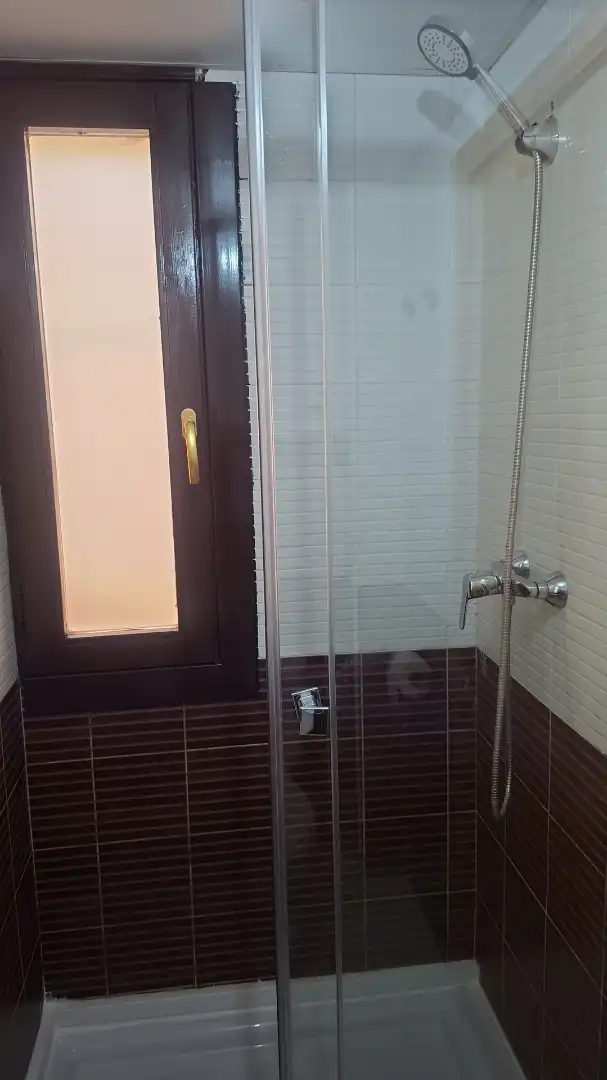 Badezimmer von Wohnung zur Miete in Zaragoza mit Heizung, Möbliert und Ofen