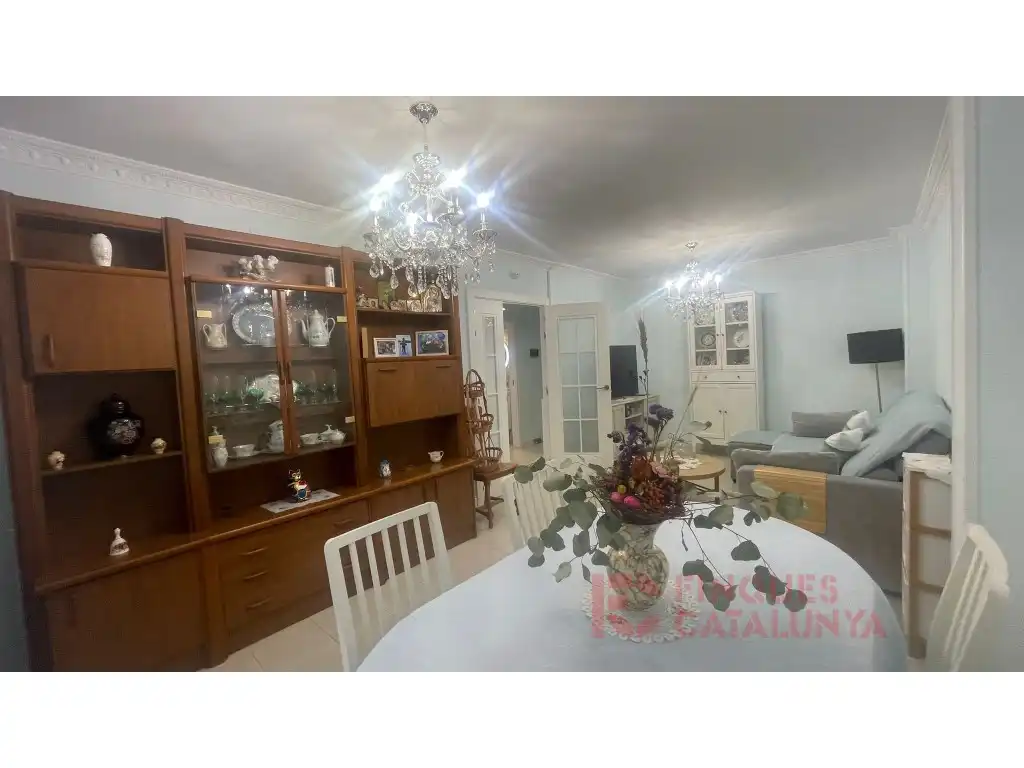 Comedor de Piso en venta en Girona con Aire acondicionado, Calefacción y Balcón