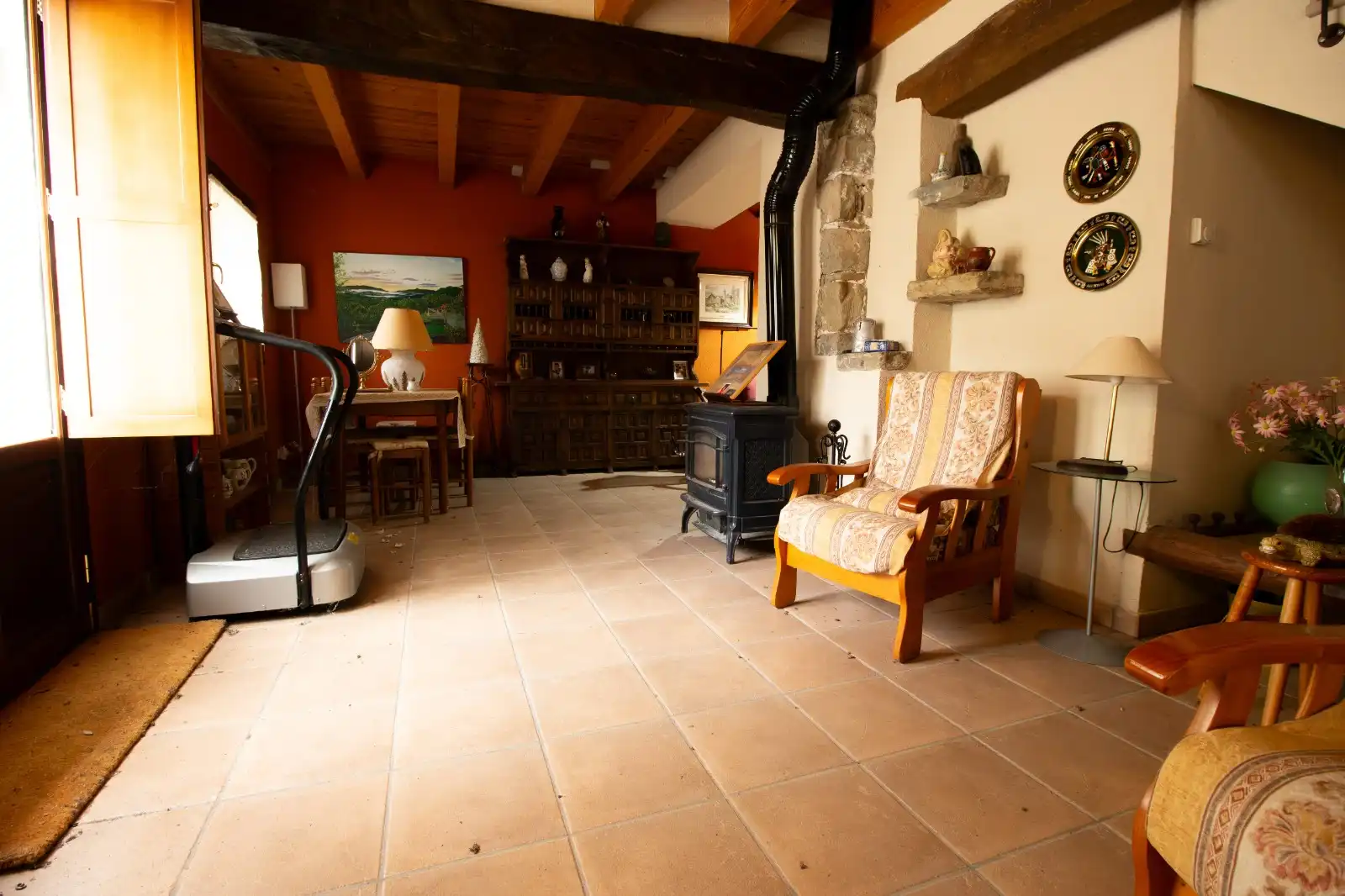 Sala d'estar de Finca rústica en venda en Mieres (Girona) amb Jardí privat, Terrassa i Traster