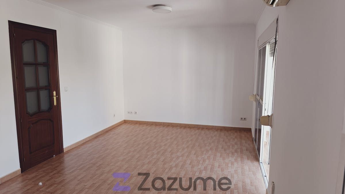 Pis de lloguer a Pl. de Gomila, Parque Alcosa