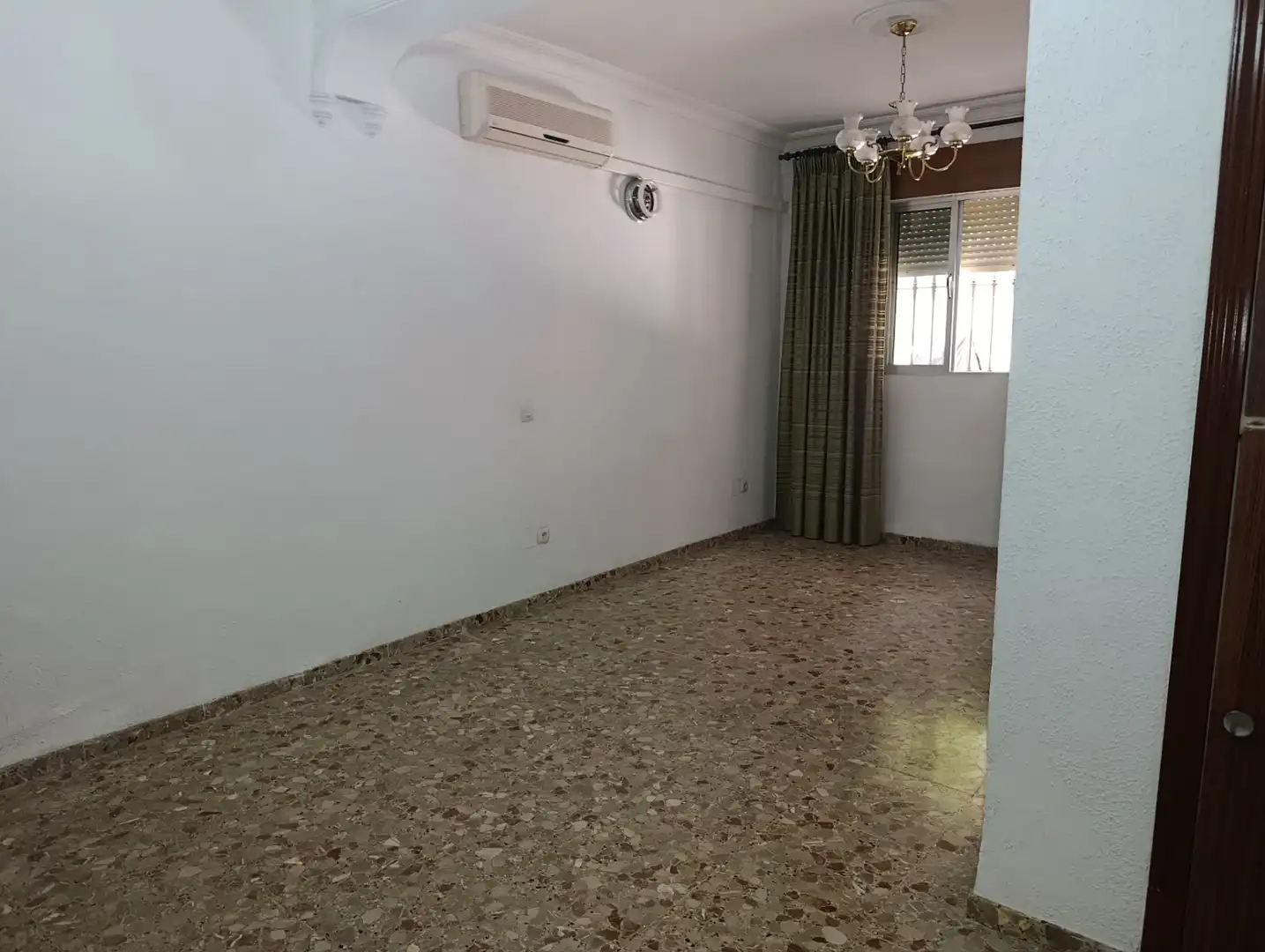 Living room of Flat for sale in Dos Hermanas  with Air Conditioner