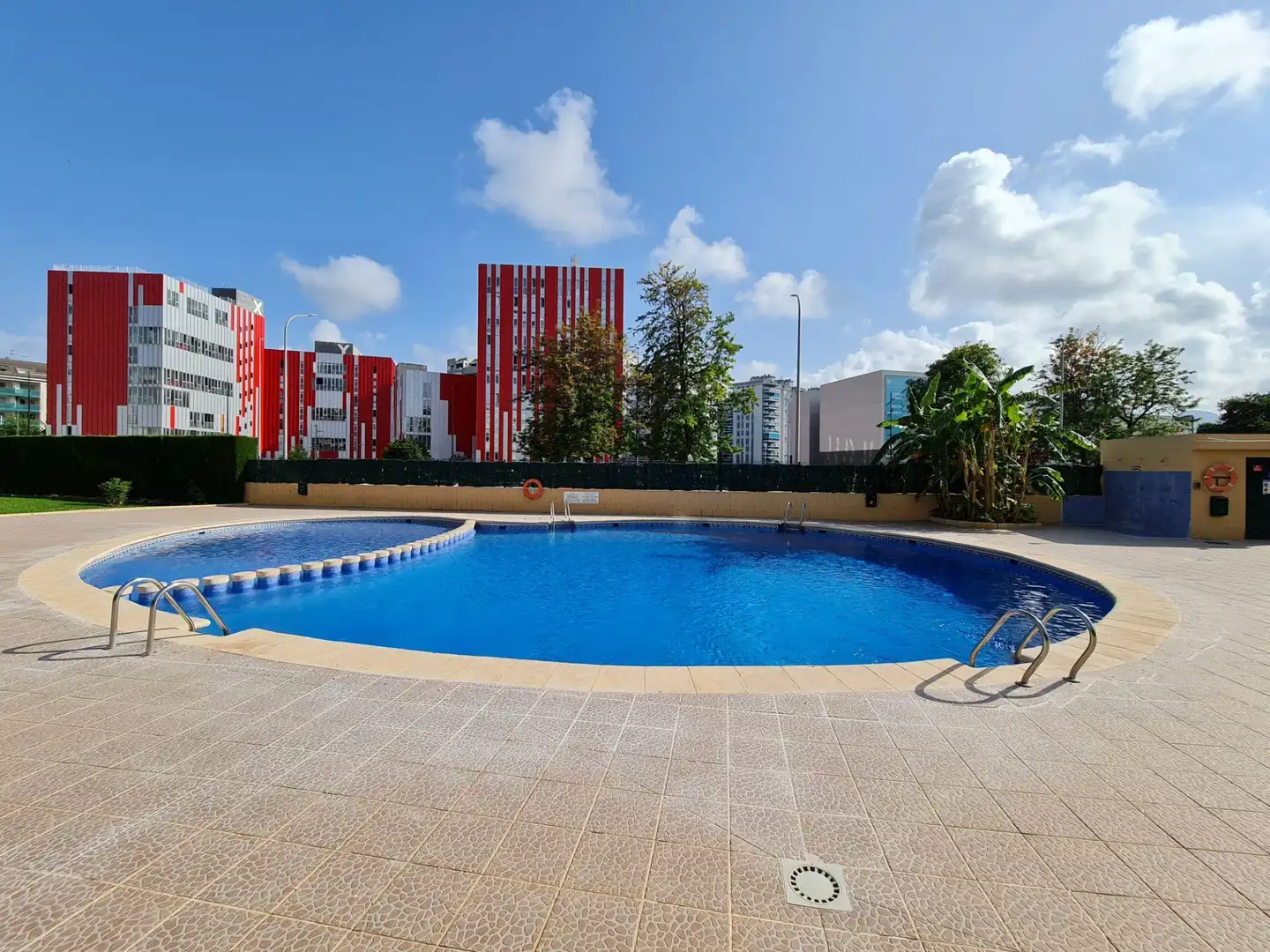 Piscina de Piso en venta en Gandia con Terraza, Trastero y Piscina comunitaria