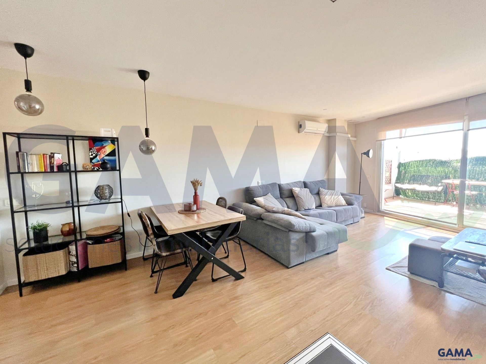 Living room of Attic for sale in Carcaixent  with Air Conditioner, Storage room and Furnished