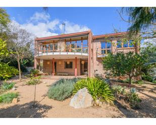 Vista exterior de Casa o xalet en venda en Vilanova i la Geltrú amb Calefacció, Jardí privat i Alarma