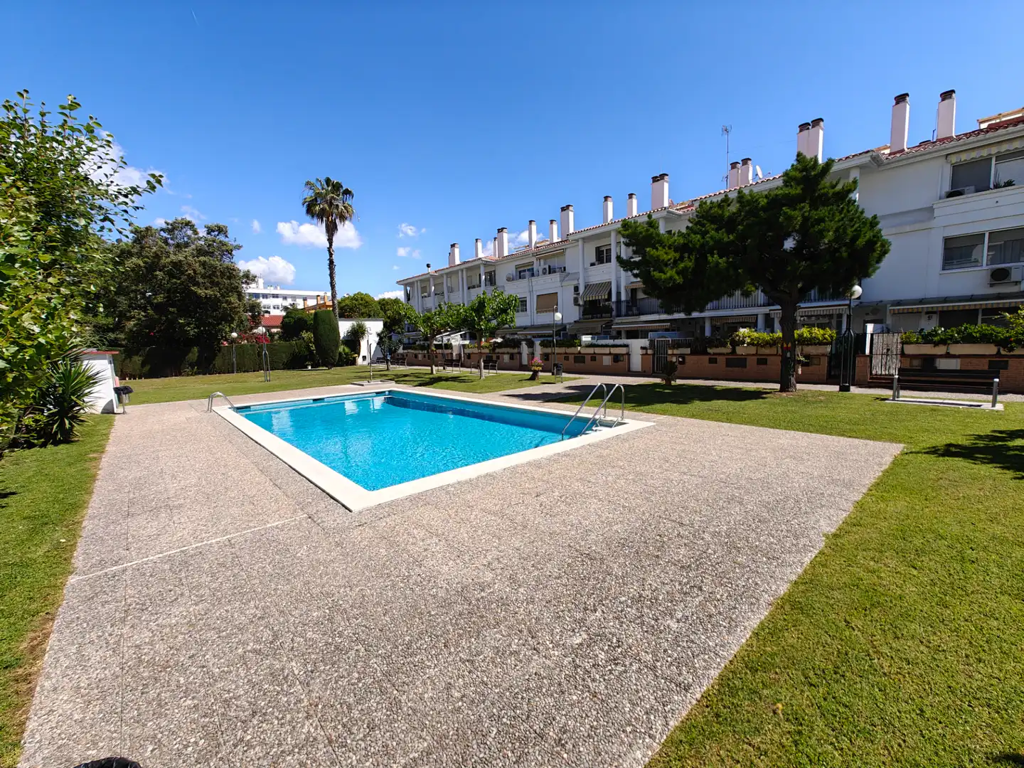 Piscina de Casa adosada en venta en Premià de Mar con Aire acondicionado, Calefacción y Piscina comunitaria