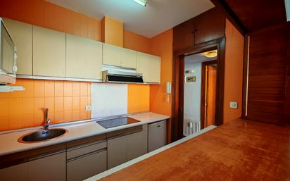 Kitchen of Apartment for sale in  Madrid Capital