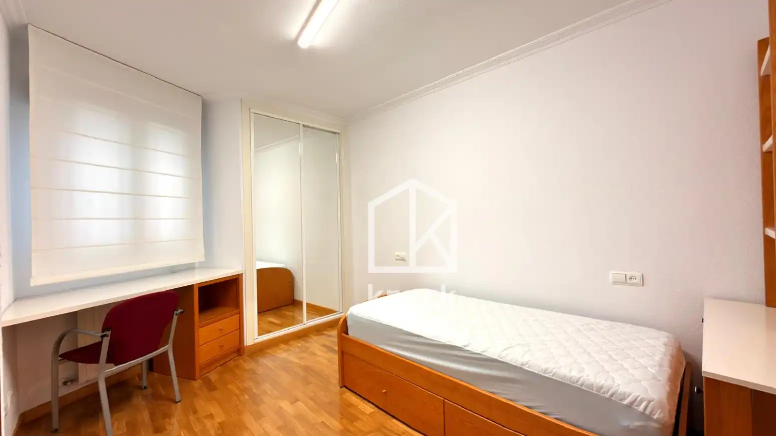 Habitación de Piso en venta en Oviedo  con Calefacción
