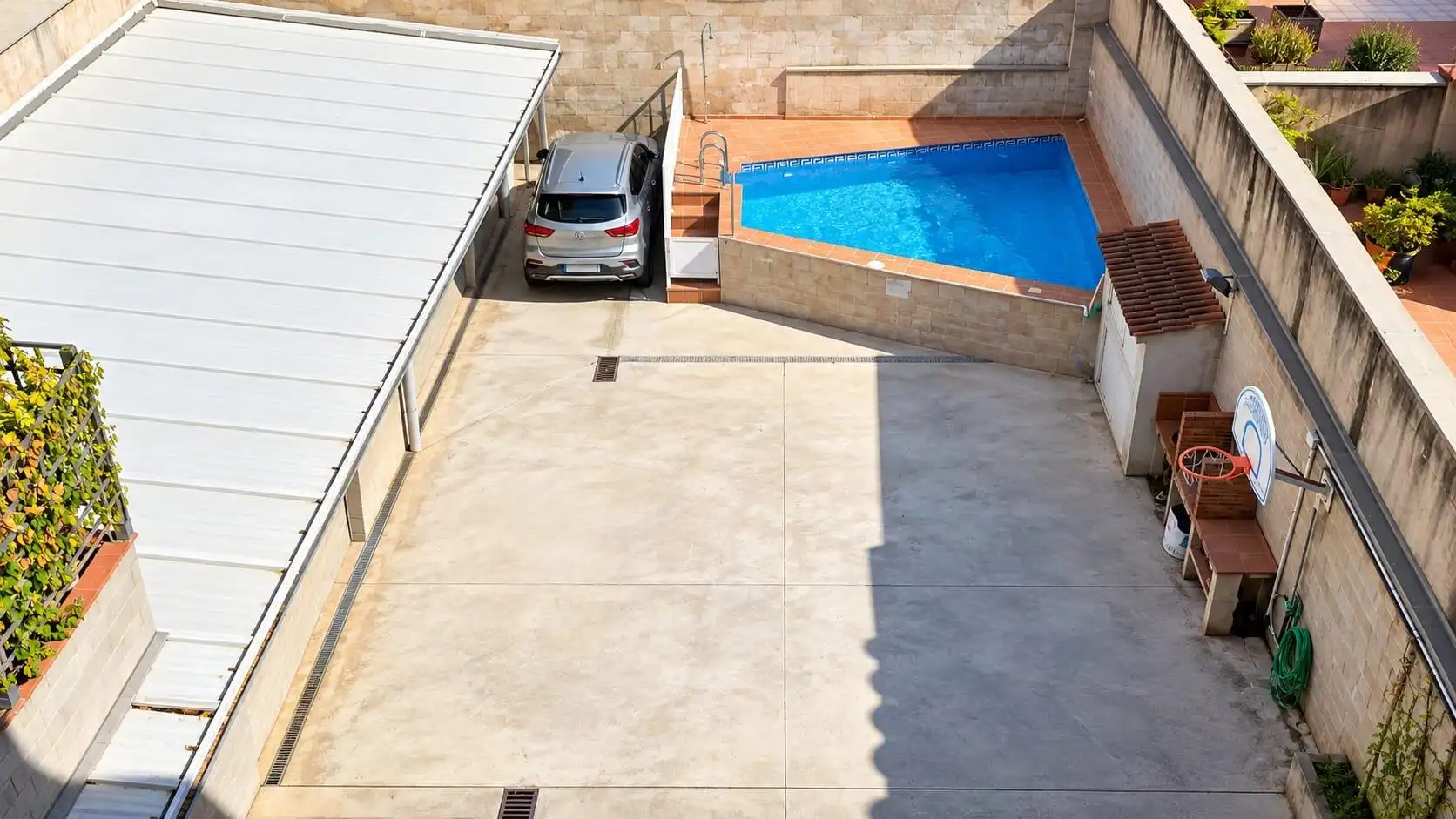 Swimming pool of Attic for sale in Valls, Tarragona