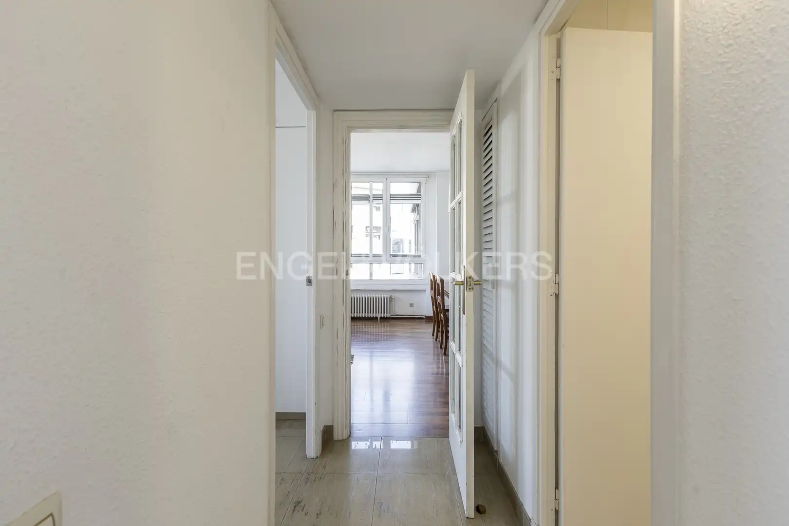 Piso en venta en Barcelona con Calefacción y Parquet
