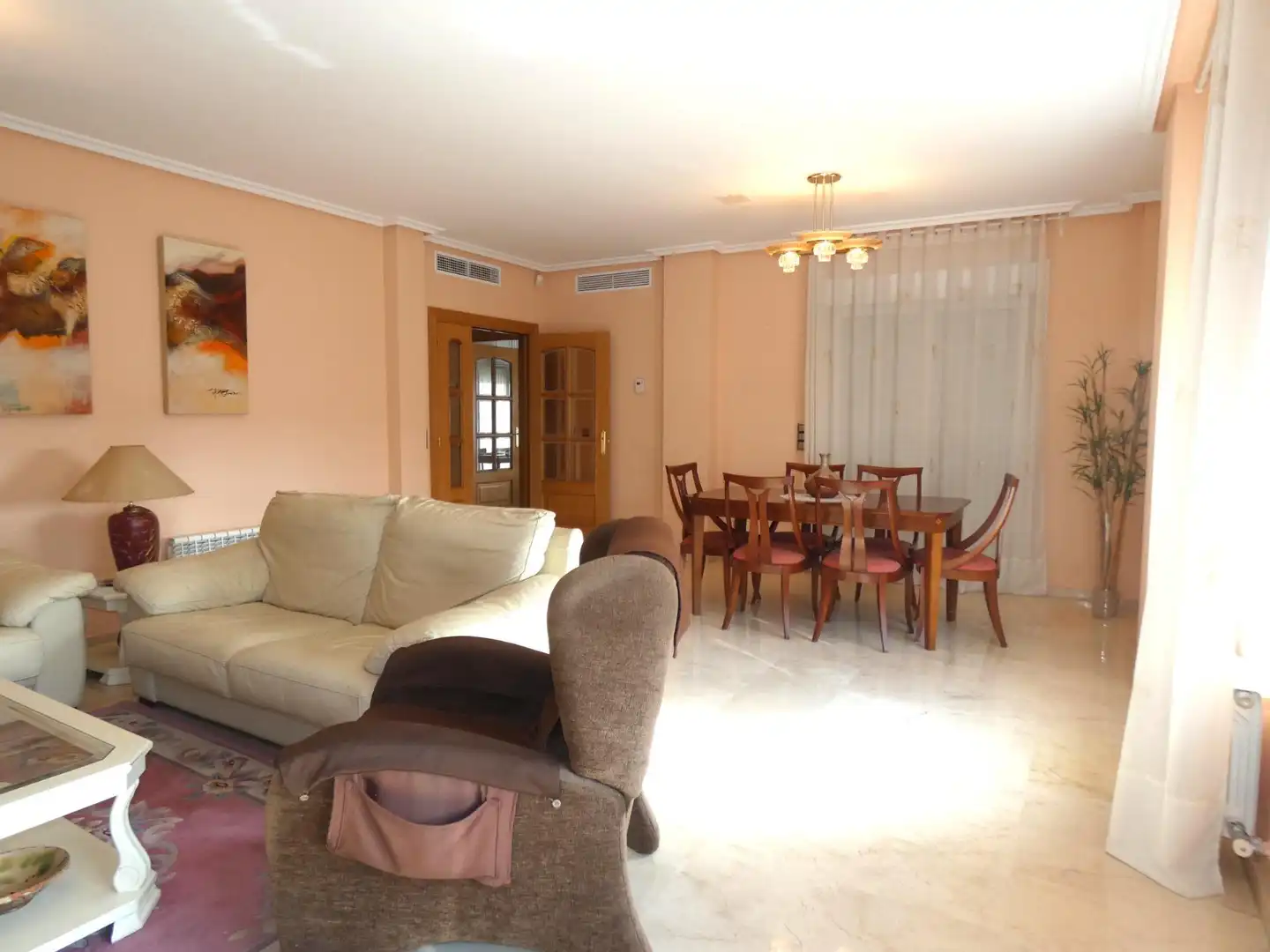 Sala d'estar de Casa o xalet en venda en Utebo amb Aire condicionat, Calefacció i Jardí privat