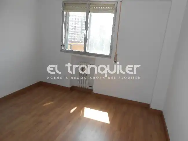 Dormitori de Pis en venda en Madrid amb Parquet i Terrassa