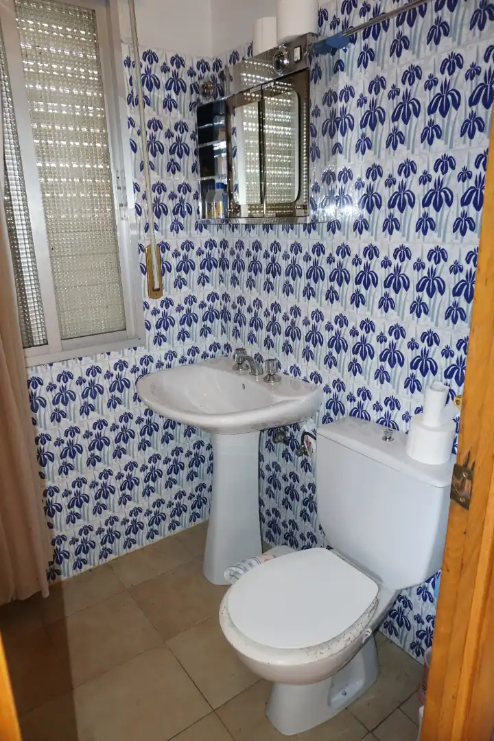 Baño de Piso en venta en Monterroso con Amueblado, Horno y Balcón