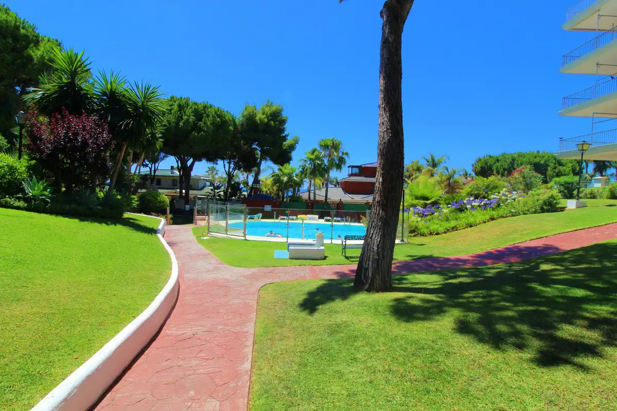 Jardí de Estudi en venda en Marbella amb Aire condicionat, Jardí privat i Terrassa