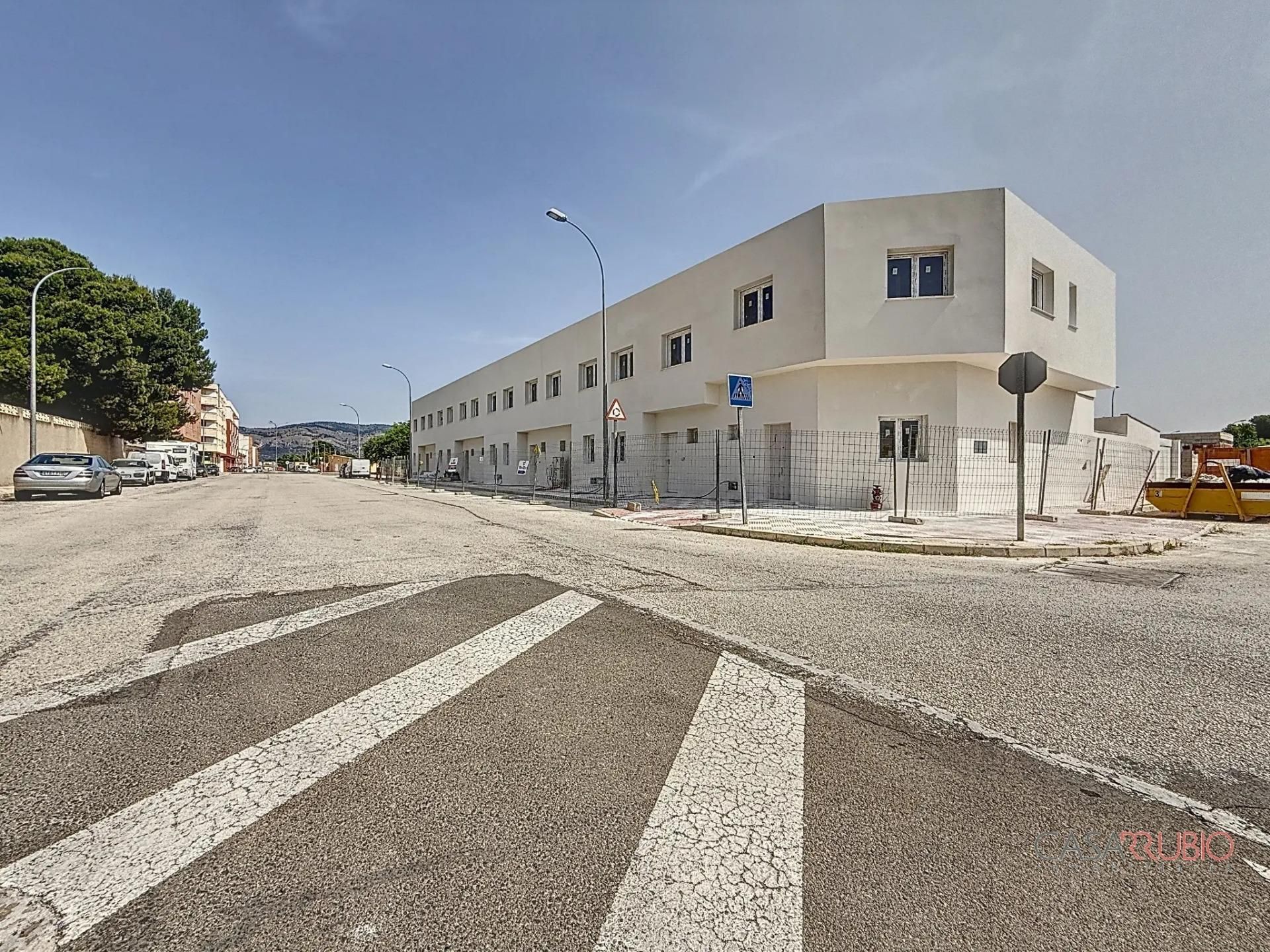 Vista exterior de Casa adosada en venda en Castalla amb Aire condicionat, Calefacció i Jardí privat