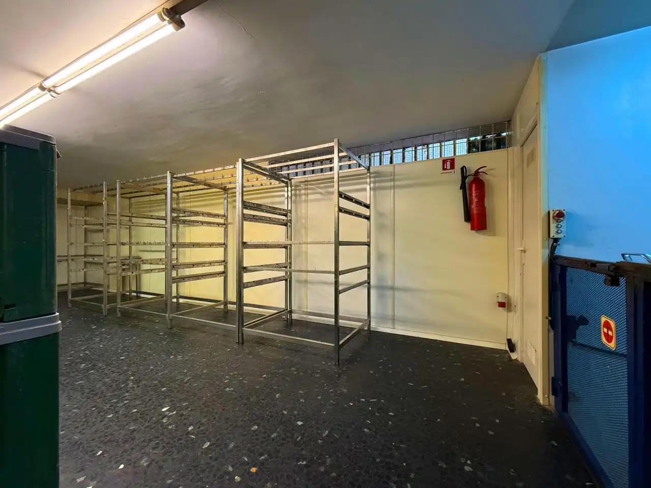 Local comercial en venta en Carrer de Joaquim Ruyra, imagen 30