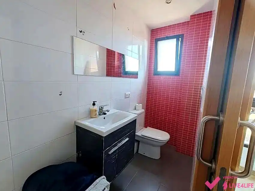 Badezimmer von Wohnung zur Miete in Valencia mit Klimaanlage, Terrasse und Möbliert