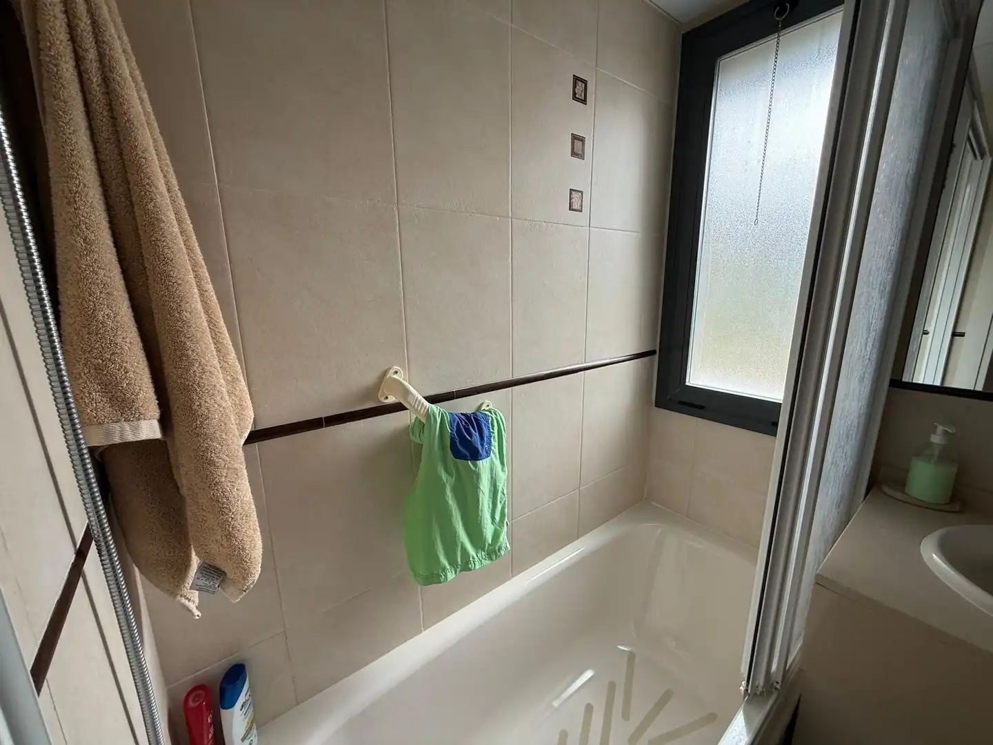 Bathroom of Flat for rent in Benidorm  with Air Conditioner, Heating and Private garden