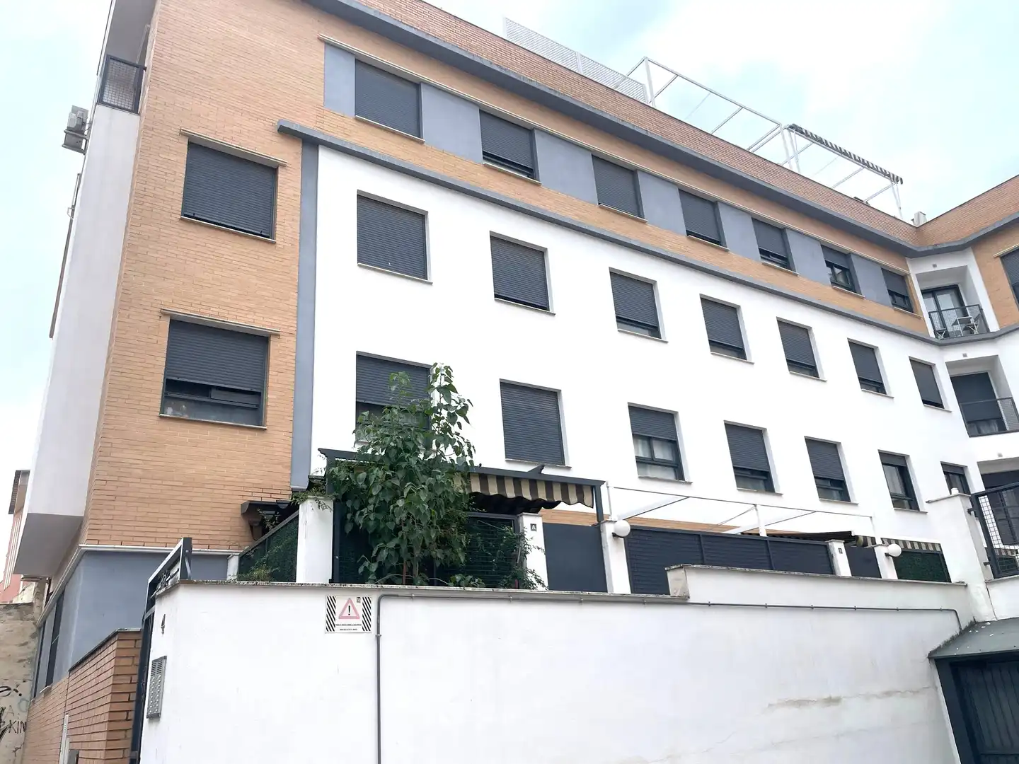 Vista exterior de Piso en venta en Linares