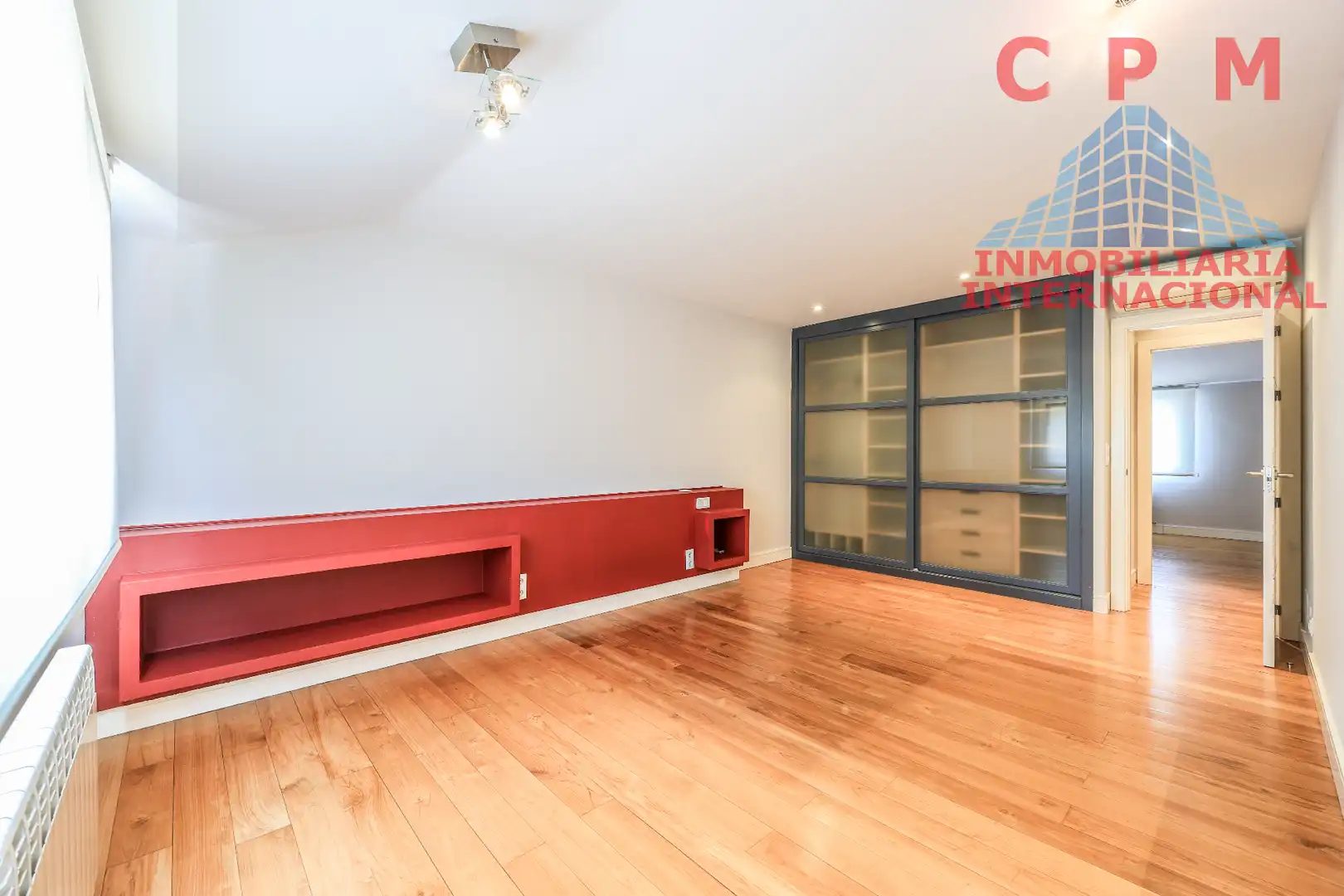 Sala d'estar de Casa adosada de lloguer en Pozuelo de Alarcón amb Aire condicionat, Calefacció i Jardí privat