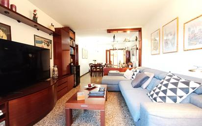 Living room of Flat for sale in Sant Adrià de Besòs  with Air Conditioner, Heating and Terrace