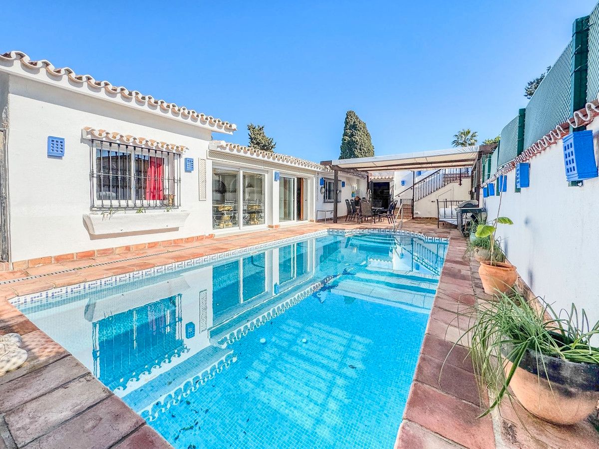 Piscina de Casa o xalet en venda en Estepona amb Aire condicionat, Jardí privat i Terrassa