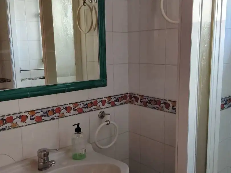 Baño de Piso en venta en Vigo  con Calefacción, Trastero y Amueblado