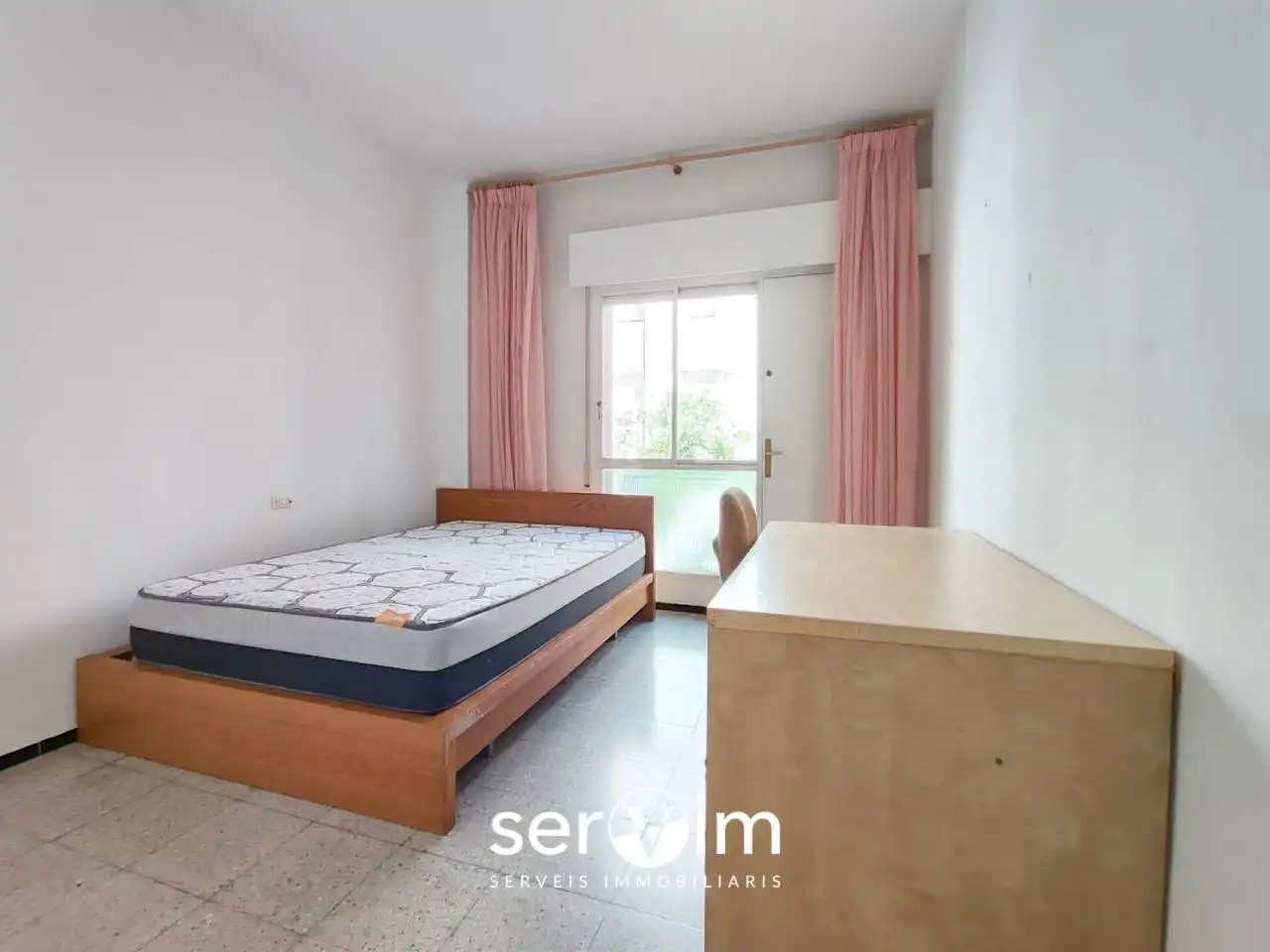 Bedroom of Apartments for sale in Girona  with Heating and Balcony
