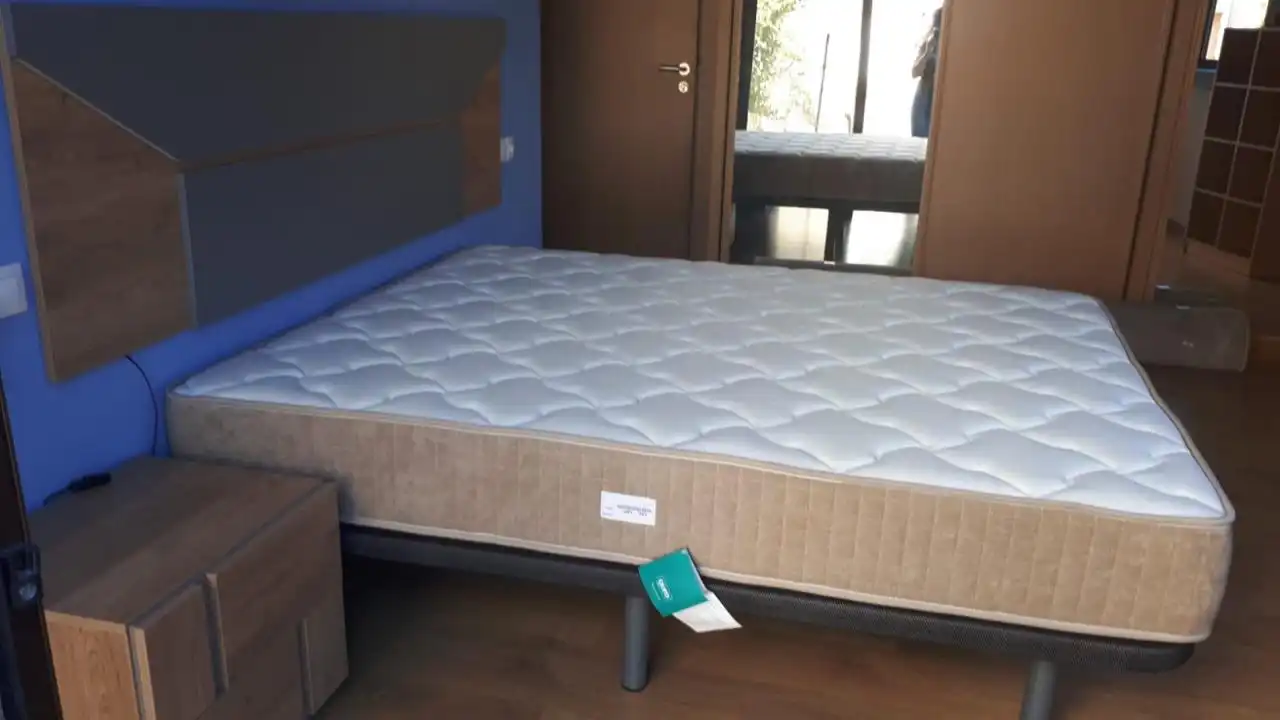 Habitación de Casa adosada en venta en Ourense Capital  con Calefacción, Parquet y Amueblado