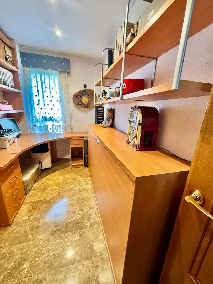Schlafzimmer von Wohnung zum Verkauf in Valencia mit Klimaanlage