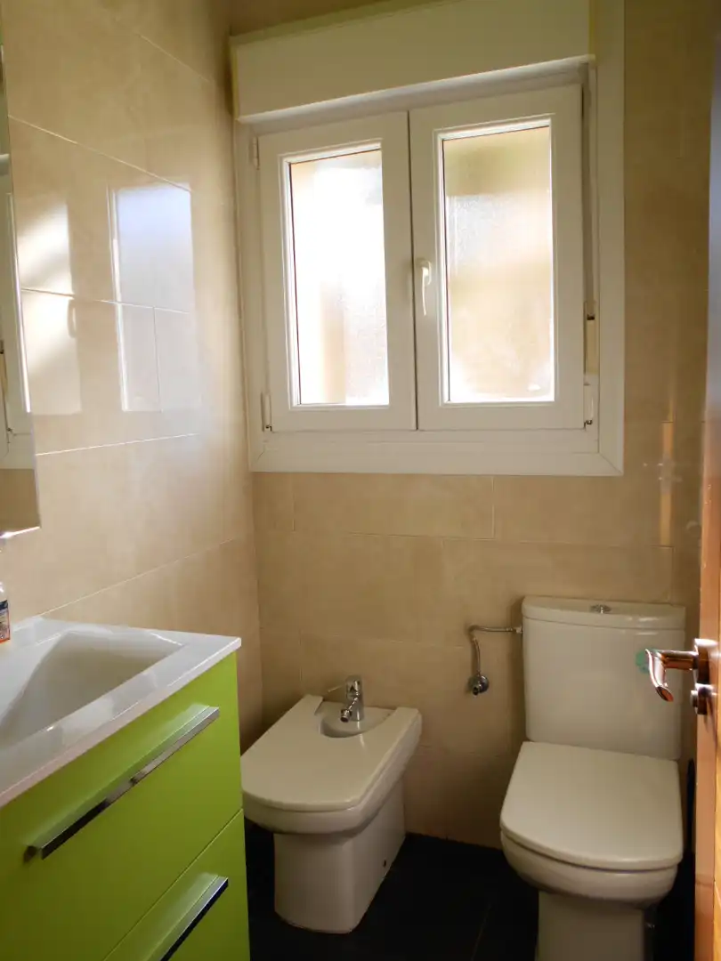 Baño de Piso en venta en Getxo  con Calefacción, Terraza y Trastero