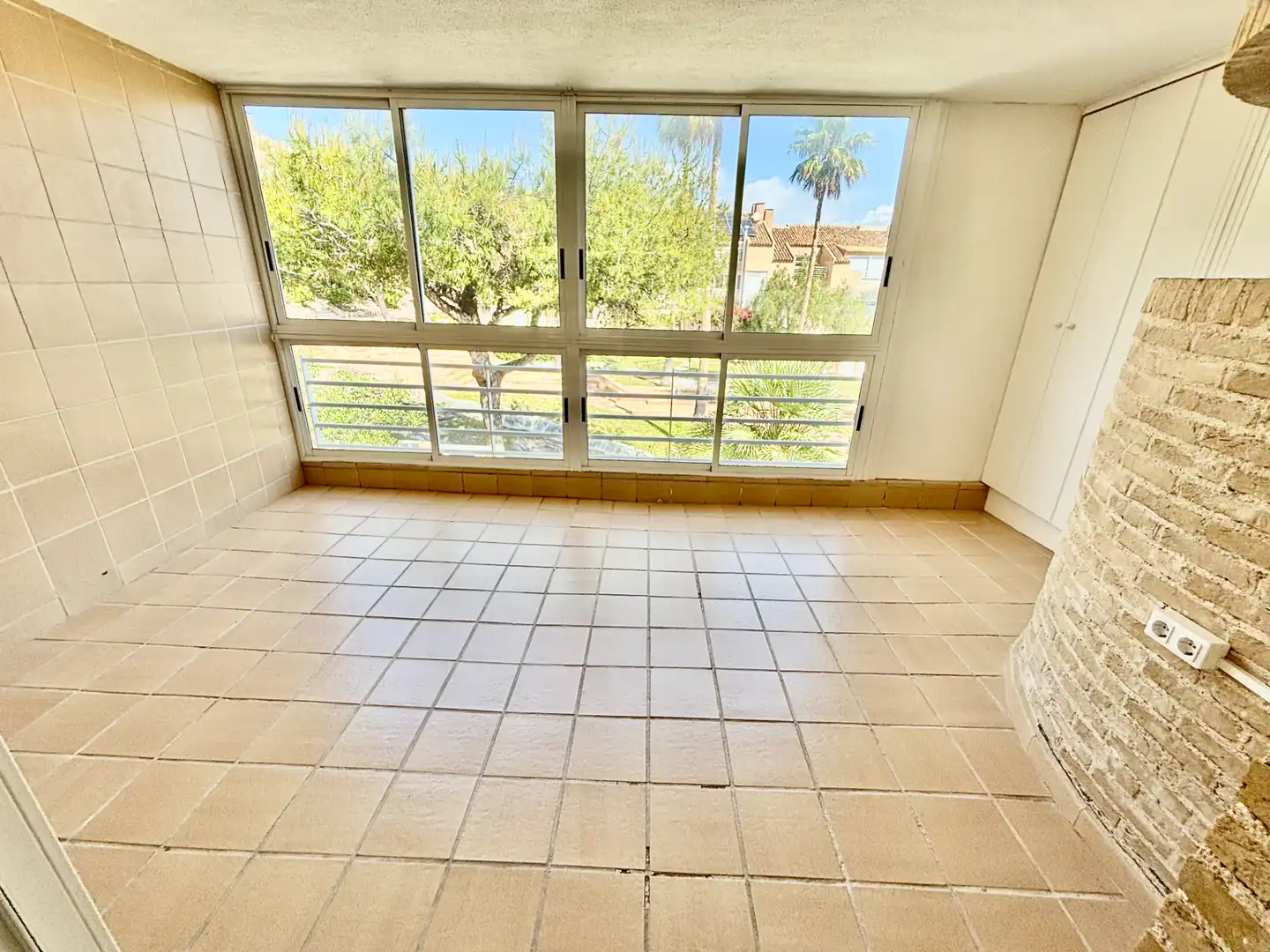 Vista exterior de Casa adosada en venta en Alicante / Alacant con Aire acondicionado, Jardín privado y Terraza