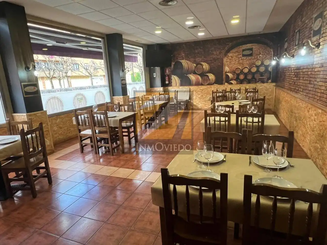 Local comercial de lloguer a Calle PUERTO DE TARNA, imagen 2