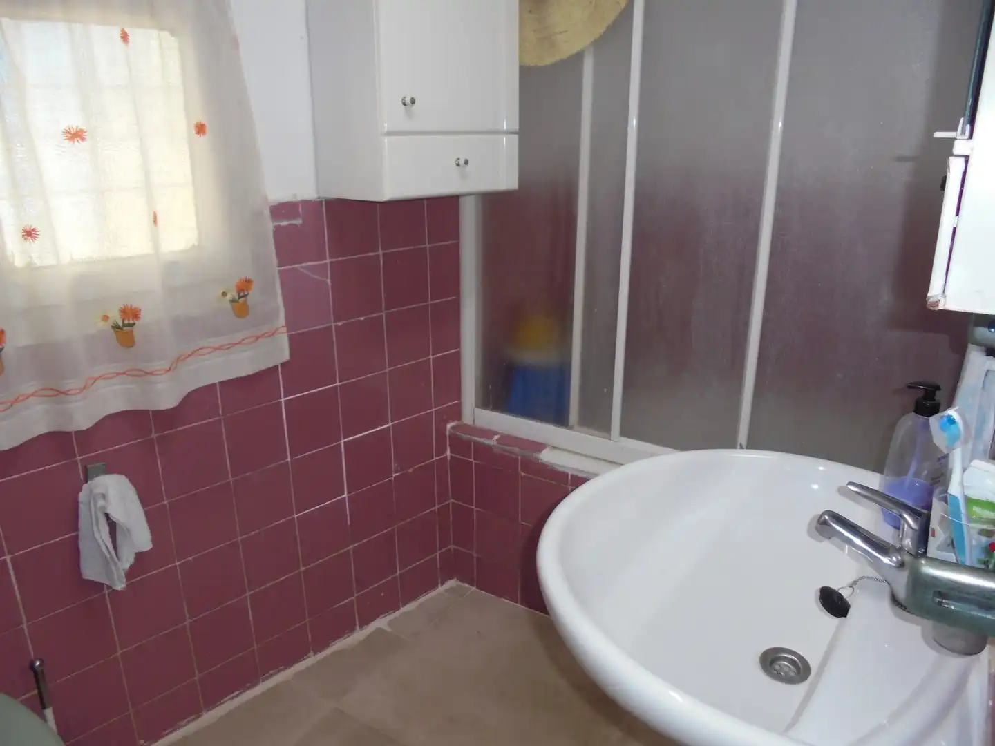 Bathroom of Houses for sale in Casinos  with Swimming Pool