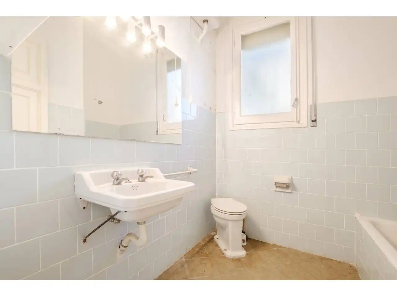 Bathroom of Houses for sale in Matadepera  with Private garden and Swimming Pool