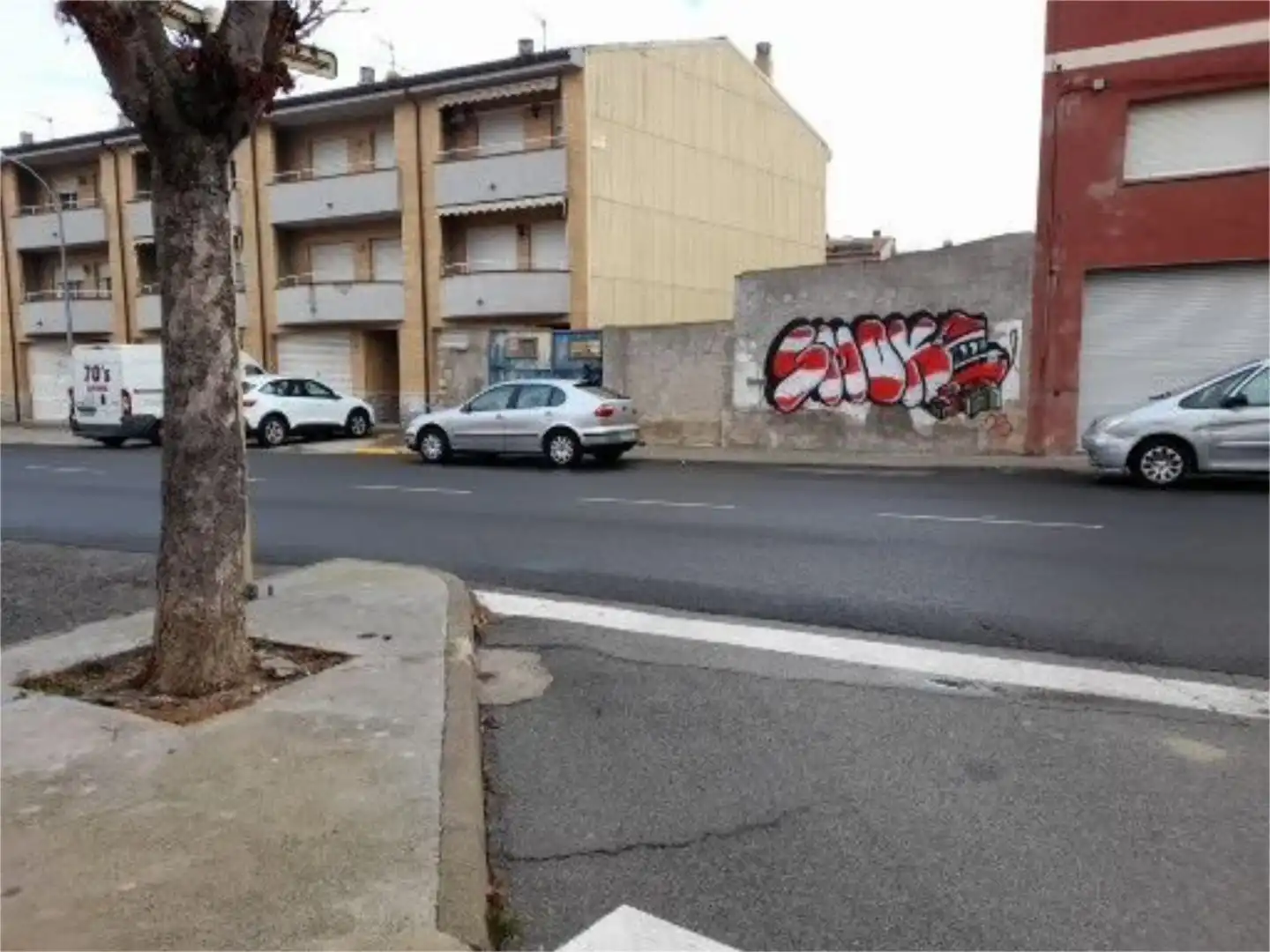 Residential land for sale in Avda.Guissona 32, imagen 2