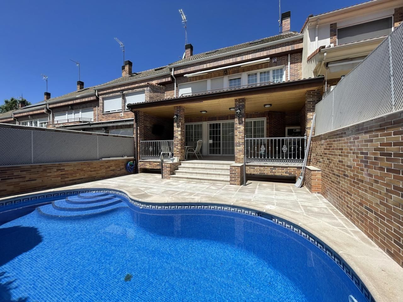 Swimming pool of Single-family semi-detached to rent in Boadilla del Monte  with Air Conditioner, Heating and Terrace