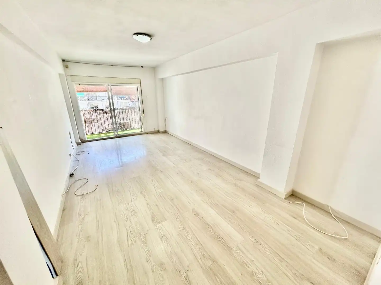 Sala d'estar de Pis en venda en  Valencia Capital amb Balcó