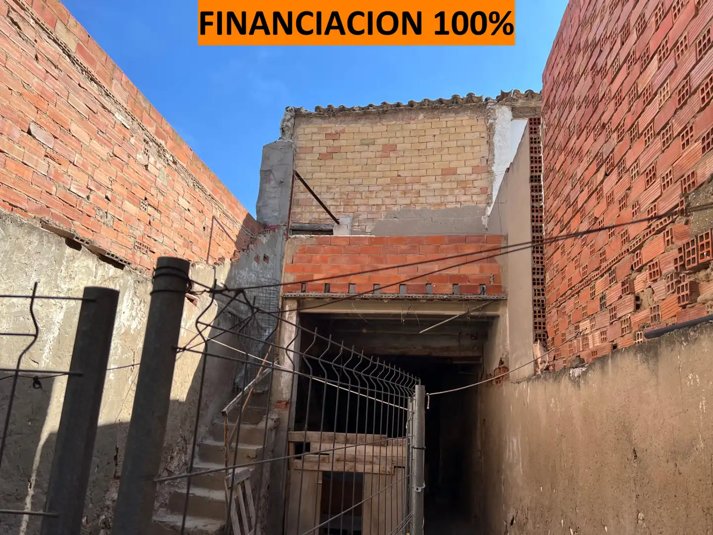 Vista exterior de Casa o chalet en venta en Fuentes de Ebro con Trastero