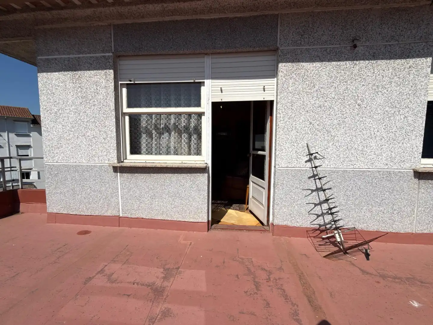 Vista exterior de Casa o xalet en venda en Vigo  amb Terrassa i Balcó