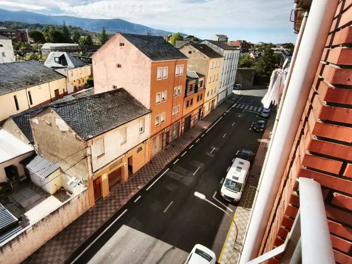 Vista exterior de Pis en venda en Bembibre, León
