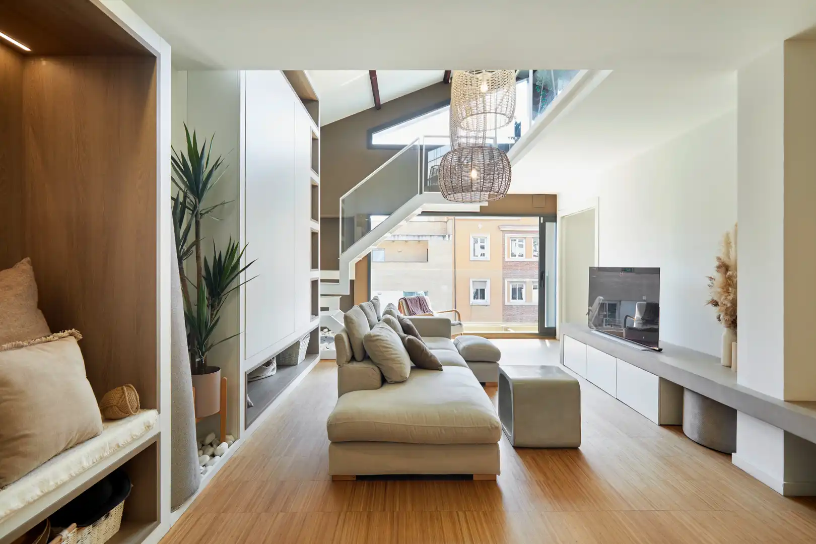 Sala de estar de Dúplex en venta en Barcelona con Aire acondicionado, Calefacción y Parquet