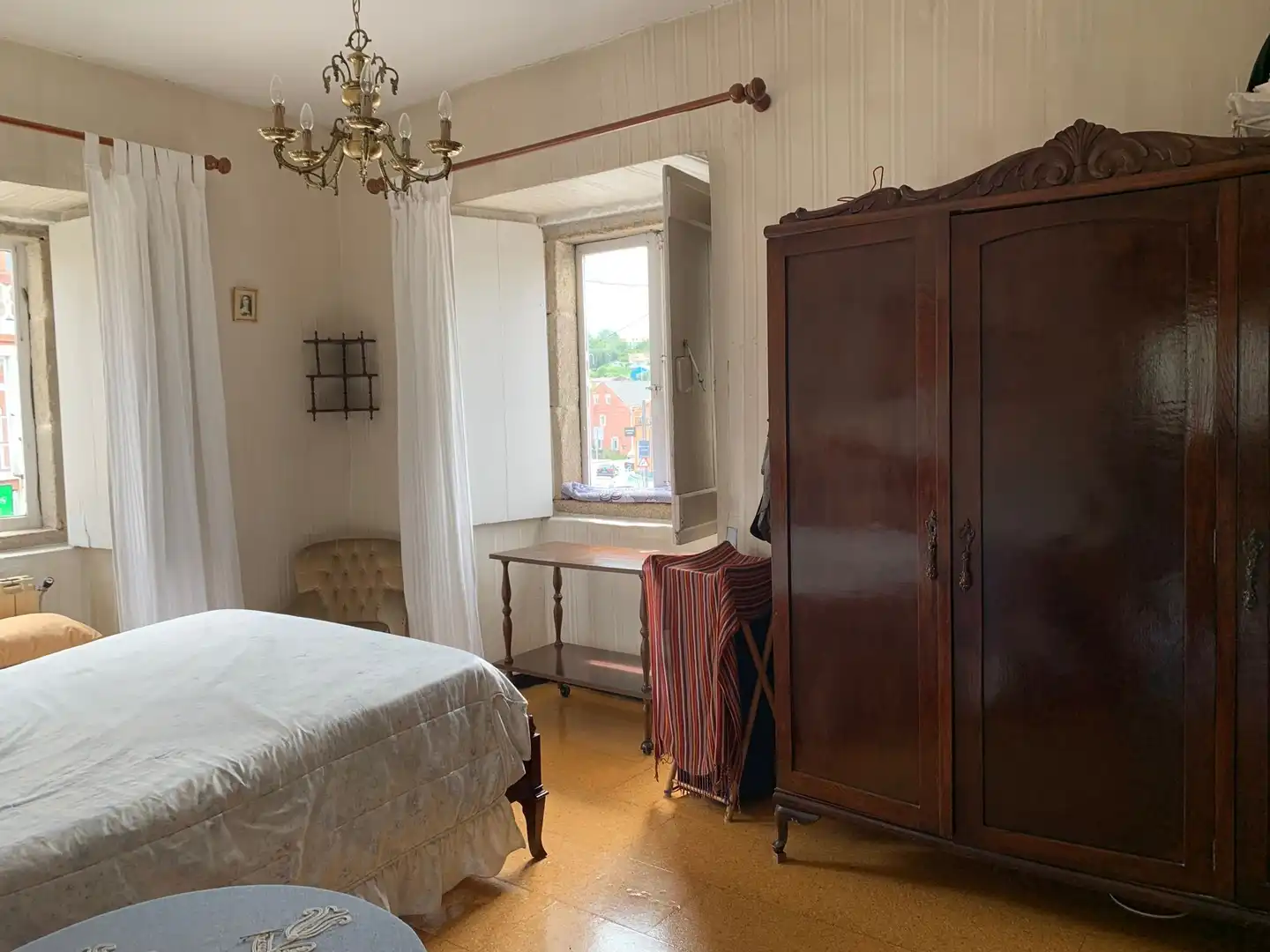 Dormitori de Casa o xalet en venda en Ferrol amb Calefacció, Jardí privat i Traster