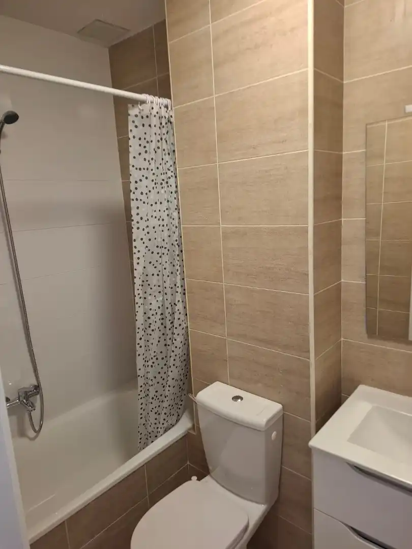 Bany de Dúplex de lloguer en Málaga amb Aire condicionat i Moblat