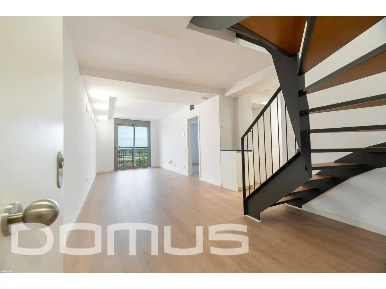 Sala d'estar de Àtic en venda en El Prat de Llobregat amb Aire condicionat, Calefacció i Parquet