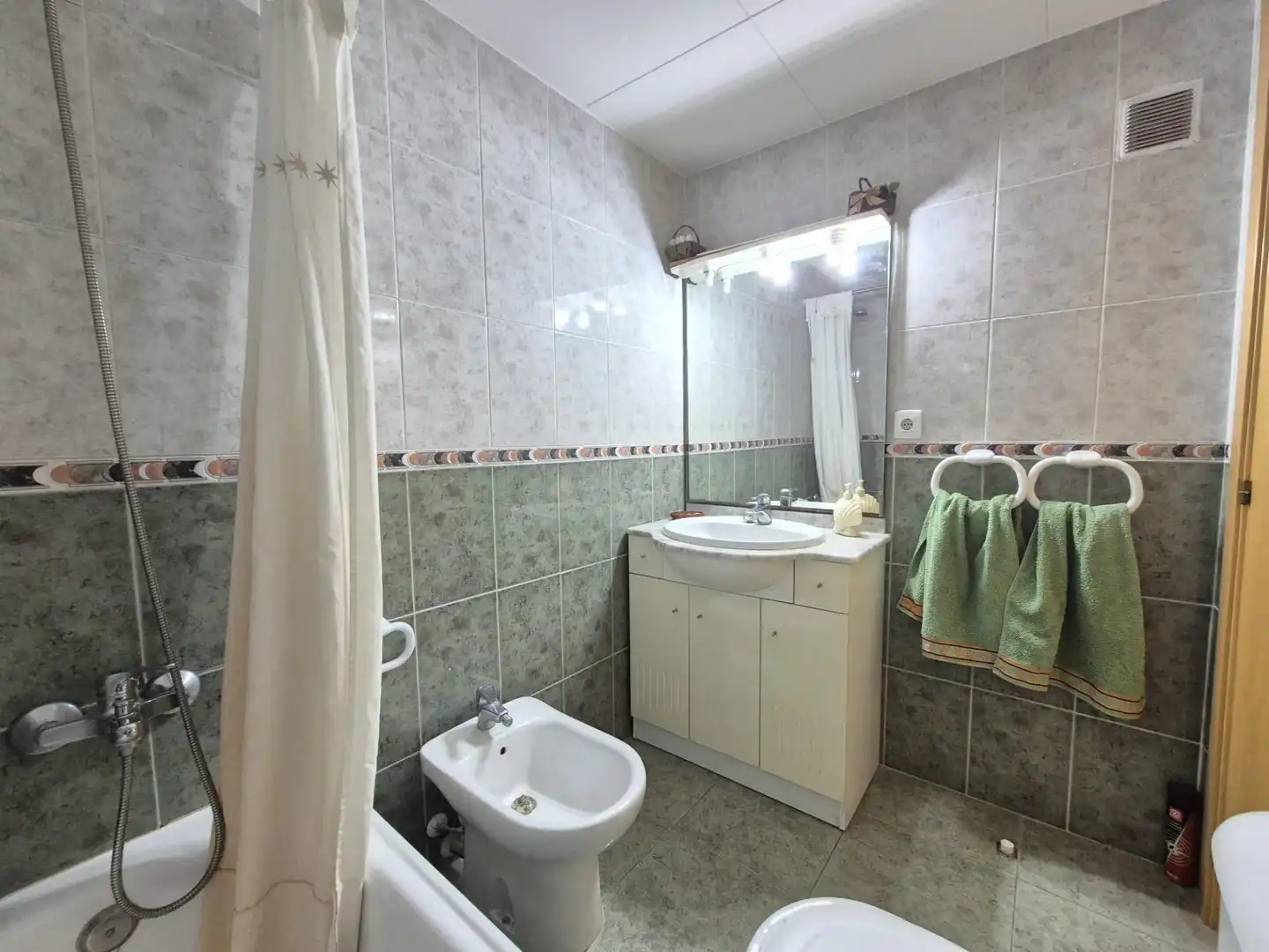 Bathroom of Attic for sale in El Vendrell  with Air Conditioner, Heating and Terrace