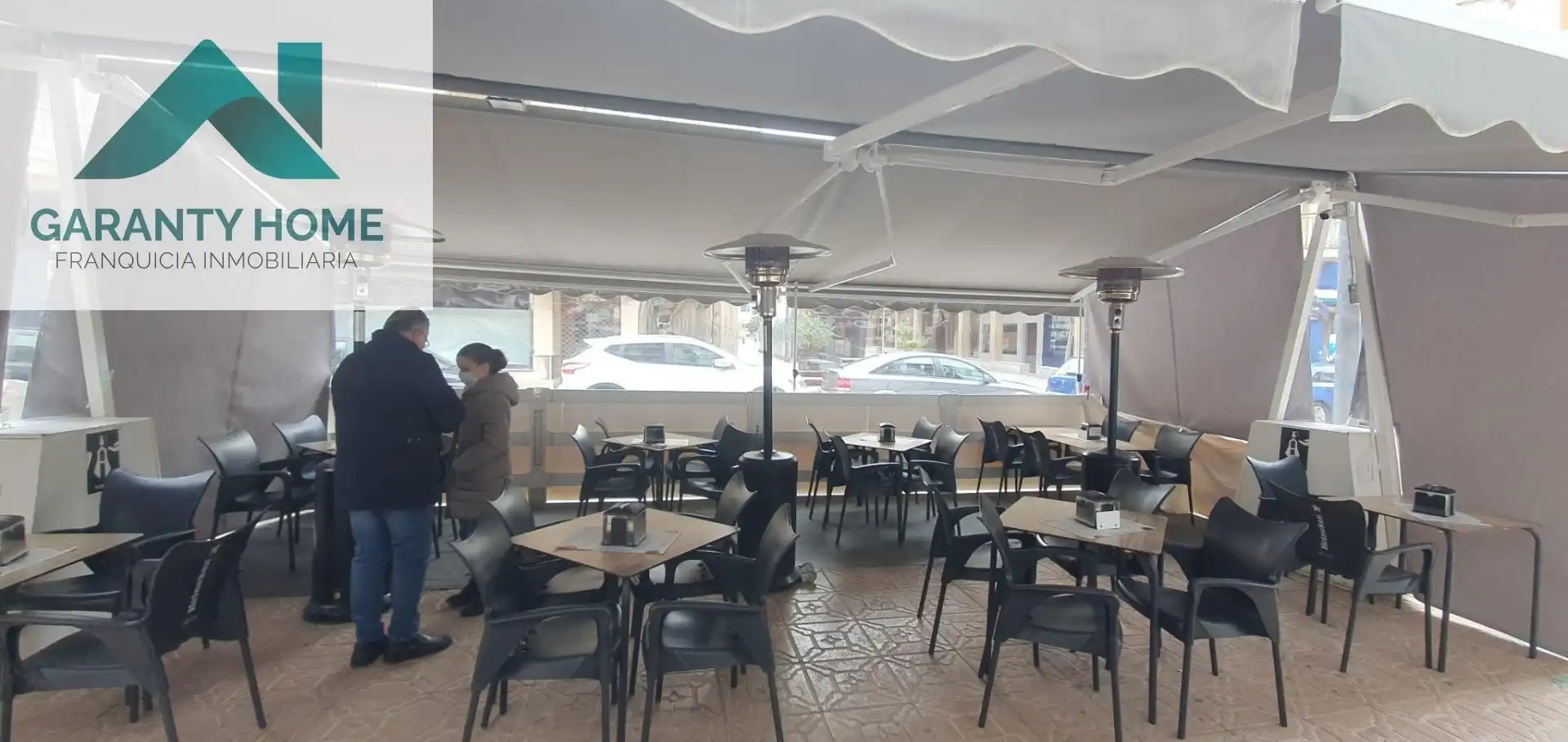 Terrasse von Geschaftsraum zum Verkauf in Martos mit Klimaanlage, Terrasse und Möbliert