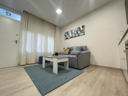 Living room of Flat for sale in  Madrid Capital